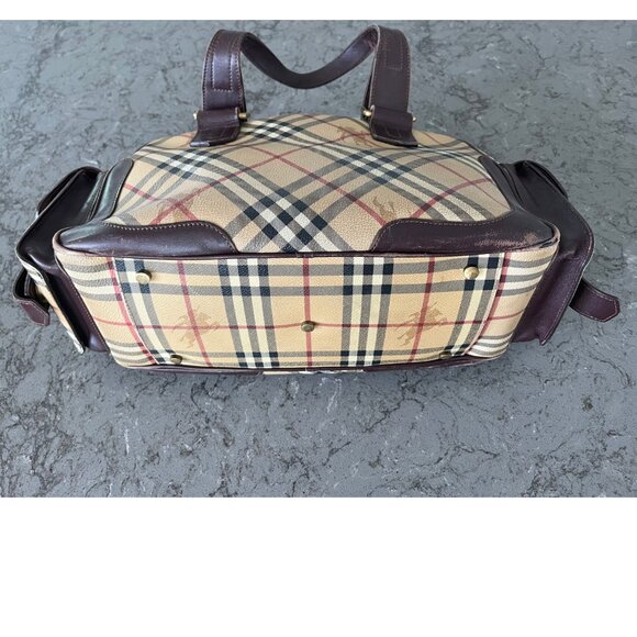 Burberry London handbag - Picture 9 of 13